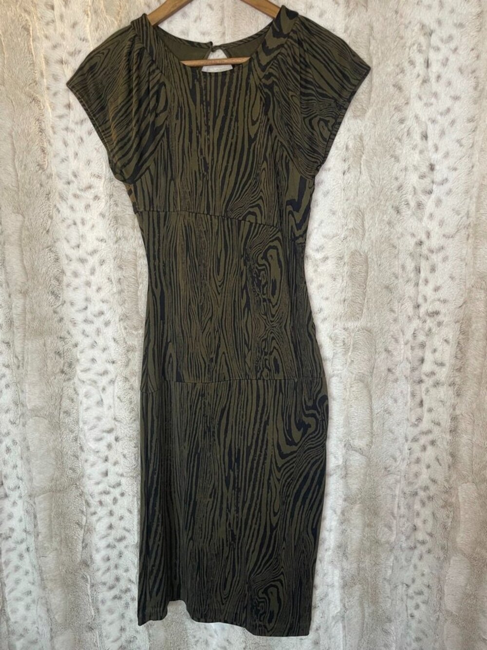 Diane von Furstenberg 100% Silk Olive Black Abstract Print Dress Sz 2
